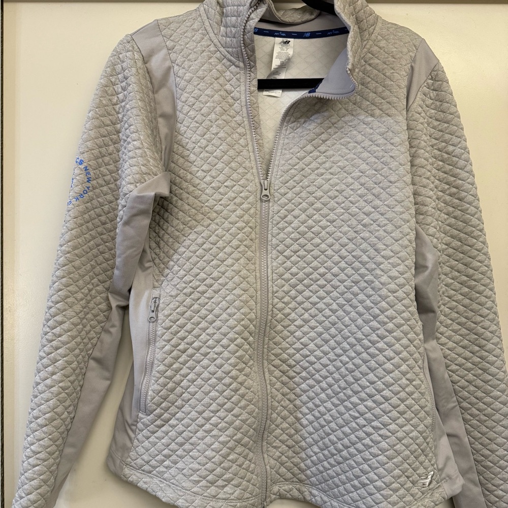 New Balance : 2019 NYC Marathon Women's Quilted Gray Jacket